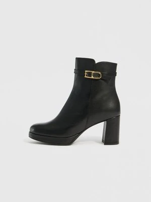 Botki na obcasie Unisa