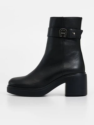 Botki na platformie aigner