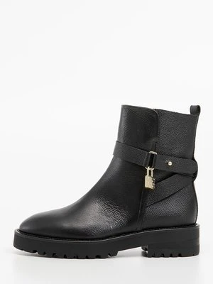 Botki na platformie aigner