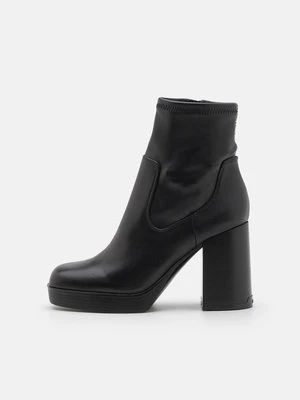 Botki na platformie ALDO