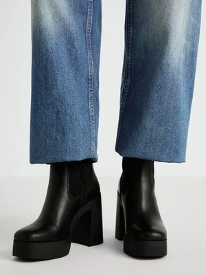 Botki na platformie ALDO