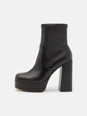 Botki na platformie ALDO