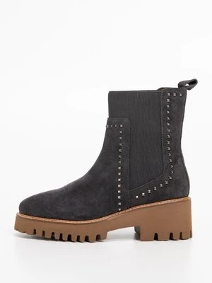 Botki na platformie Alma en Pena