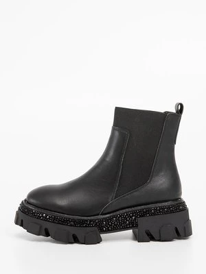 Botki na platformie Alma en Pena