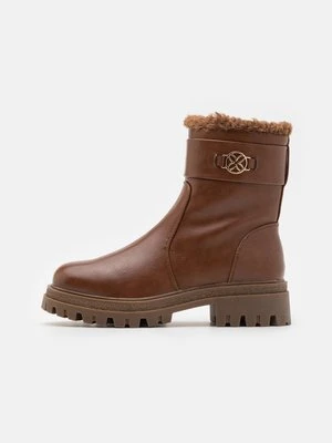 Botki na platformie Anna Field