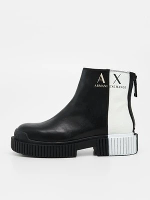Botki na platformie Armani Exchange