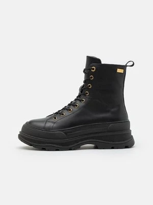 Zdjęcie produktu Botki na platformie Barbour
