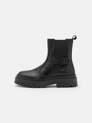 Botki na platformie Barbour