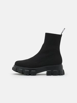 Botki na platformie Bianco