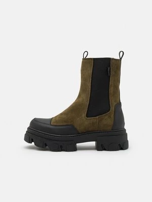 Botki na platformie Bianco