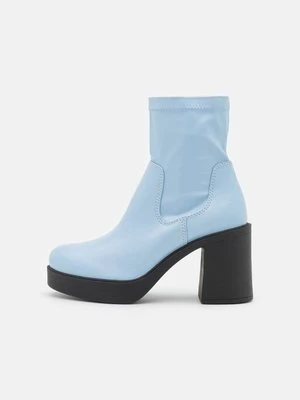 Botki na platformie Bianco