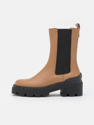 Botki na platformie Blugirl Blumarine koniakowy