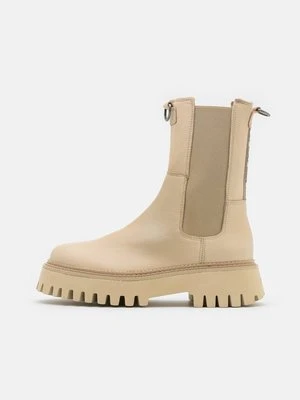 Botki na platformie Bronx