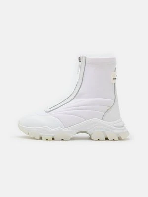 Botki na platformie Bronx