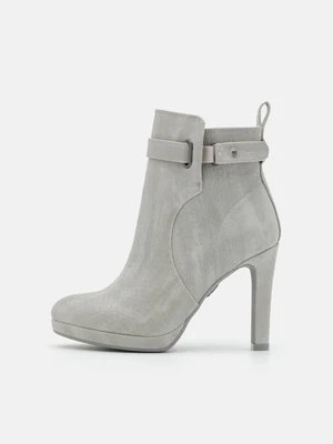 Botki na platformie Buffalo