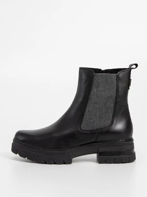 Botki na platformie Caprice