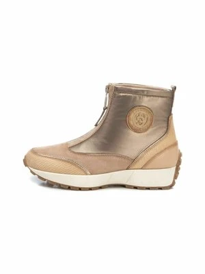 Botki na platformie Carmela