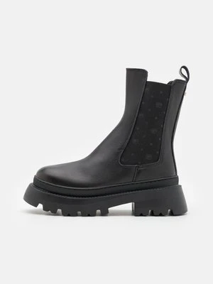 Botki na platformie CHIARA FERRAGNI