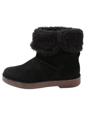 Botki na platformie Clarks