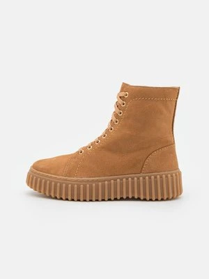Zdjęcie produktu Botki na platformie Clarks
