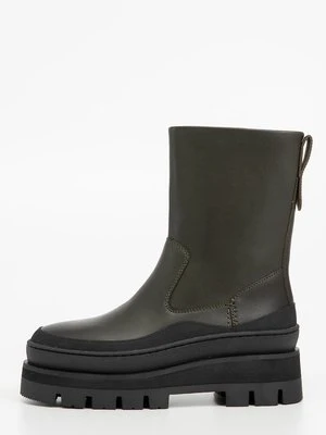 Botki na platformie Clarks