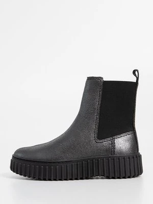 Botki na platformie Clarks