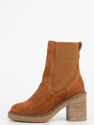 Botki na platformie Clarks koniakowy