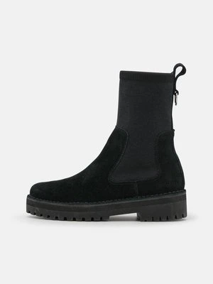 Botki na platformie Clarks Originals