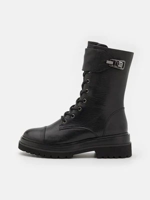 Botki na platformie Coccinelle