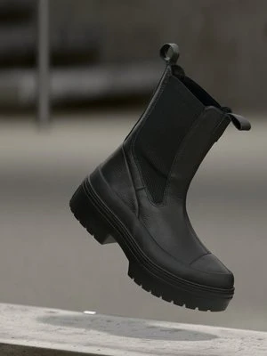 Botki na platformie Converse