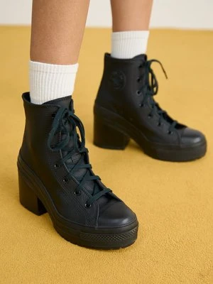 Botki na platformie Converse