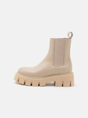 Botki na platformie Copenhagen Studios