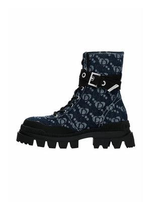 Botki na platformie Desigual