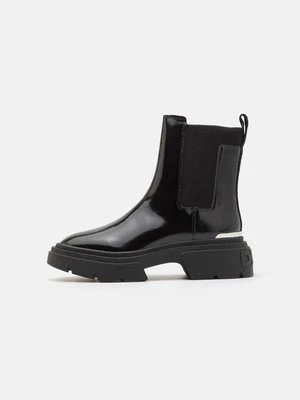 Botki na platformie DKNY