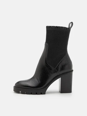 Botki na platformie Dolce Vita