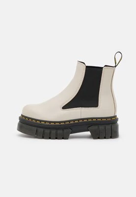 Botki na platformie Dr. Martens