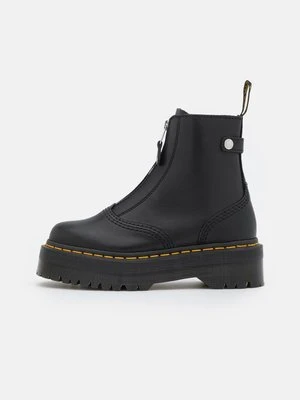 Botki na platformie Dr. Martens
