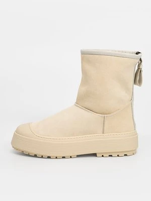 Botki na platformie Emporio Armani