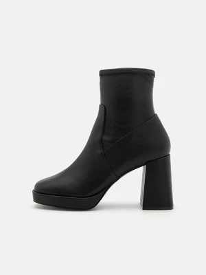 Botki na platformie Even&Odd