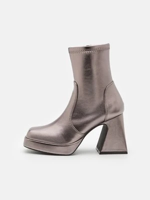 Botki na platformie Even&Odd