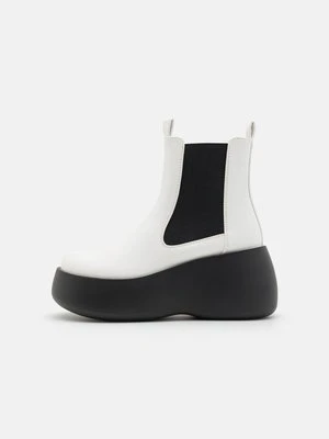 Botki na platformie Even&Odd