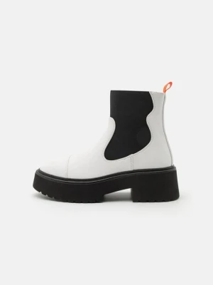 Botki na platformie Even&Odd By Zalando biały