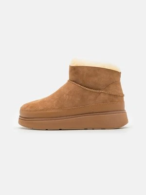 Botki na platformie FitFlop