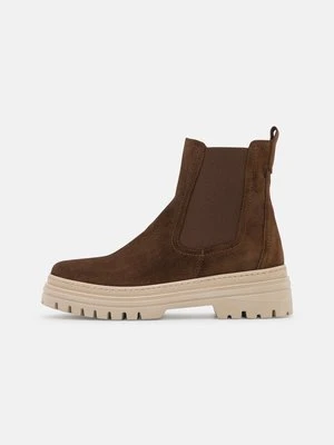 Botki na platformie Gabor