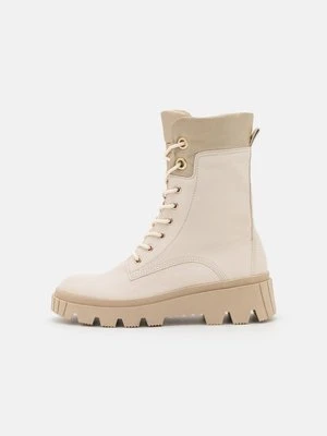 Botki na platformie Gabor