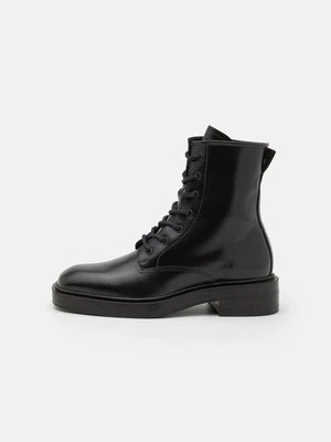 Botki na platformie Gant