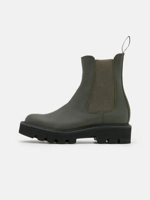 Botki na platformie Grenson