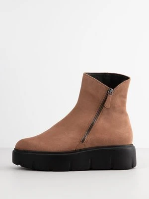 Botki na platformie Högl