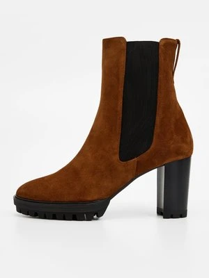 Botki na platformie Högl