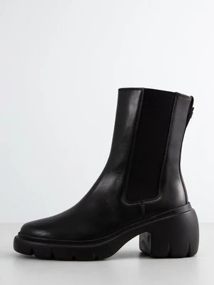 Botki na platformie Högl